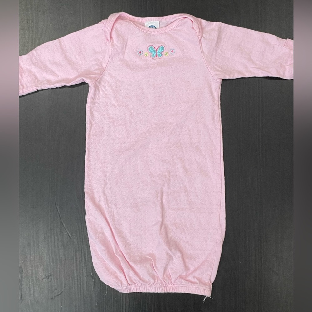 Gerber *NWOT* 100% Cotton Sleeper Gown. Sz 0-6 mo